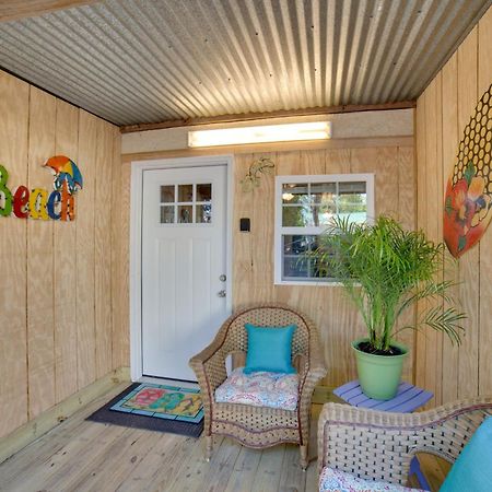 Ocean Isle Beach Studio With Patio - 1 Mi To Pier! Екстериор снимка