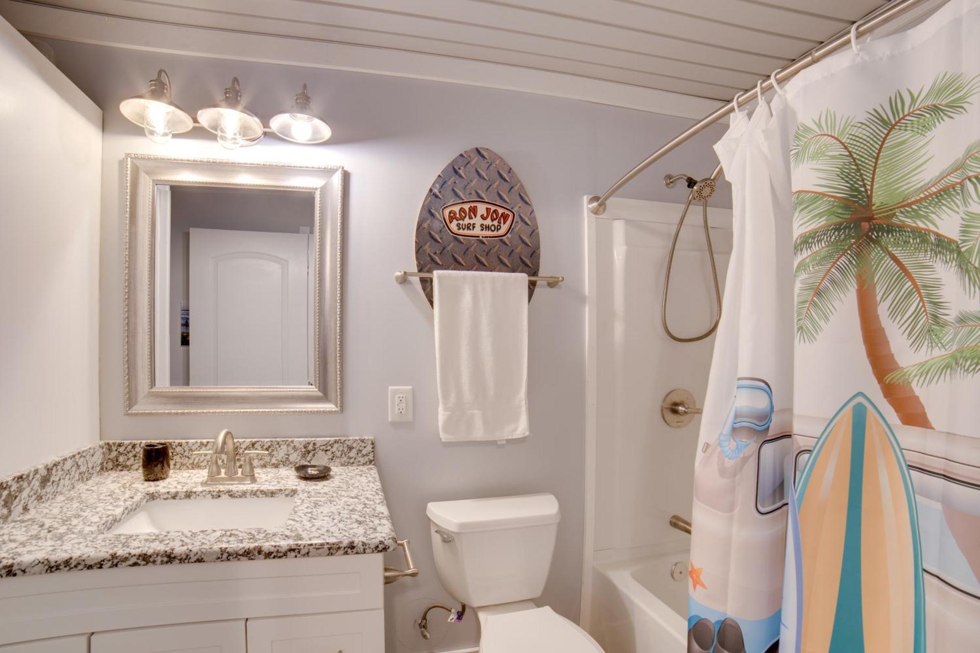 Ocean Isle Beach Studio With Patio - 1 Mi To Pier! Екстериор снимка