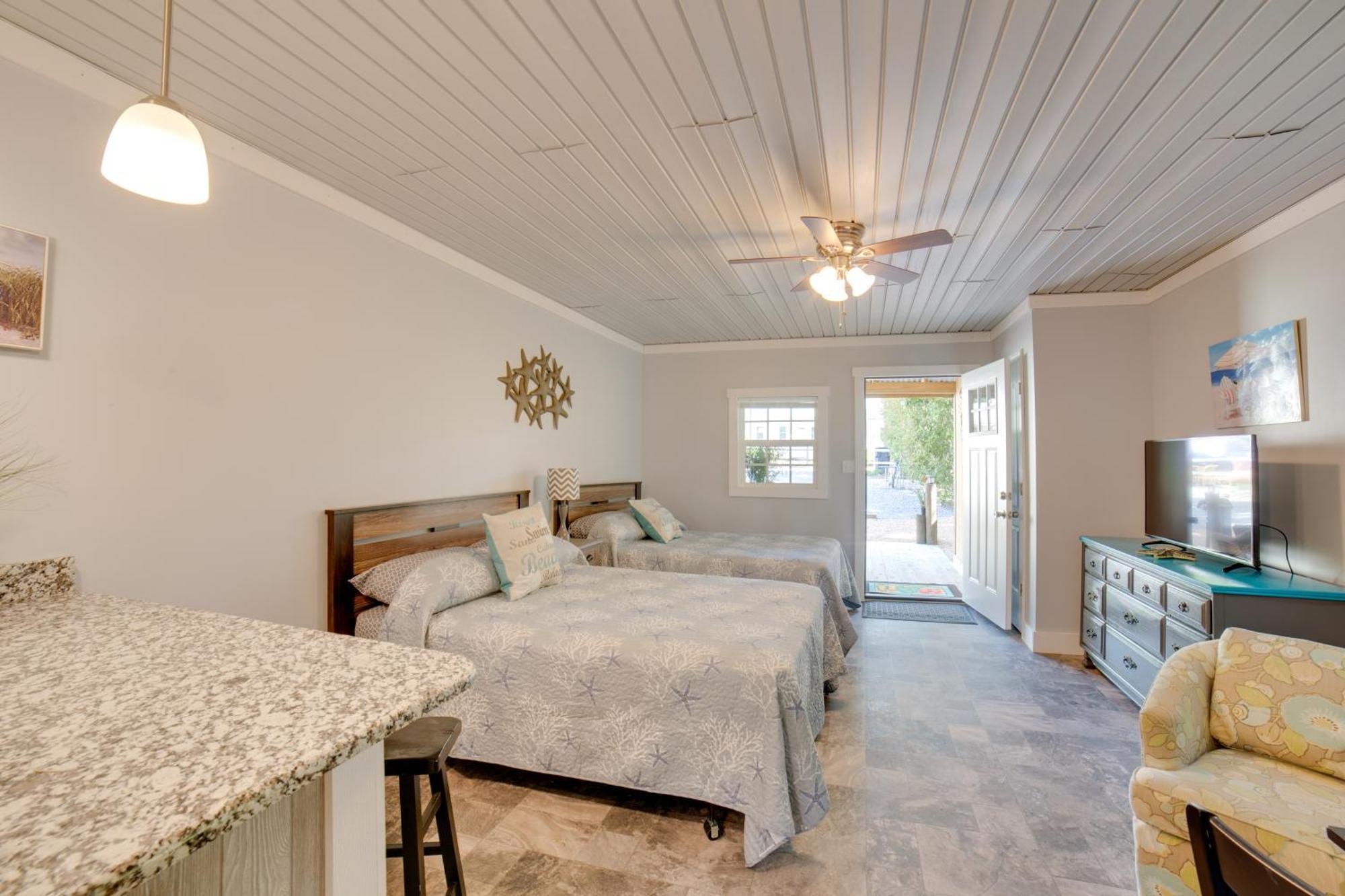 Ocean Isle Beach Studio With Patio - 1 Mi To Pier! Екстериор снимка